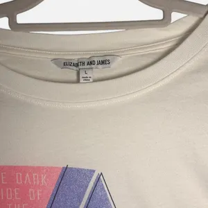 Elizabeth & James Pink Floyd Dark Side Graphic Tee Size L Rock Vintage Band Tee thumbnail 5
