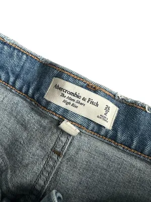 Abercrombie High Rise The Mom Denim Shorts Size 26 / US 2 thumbnail 4