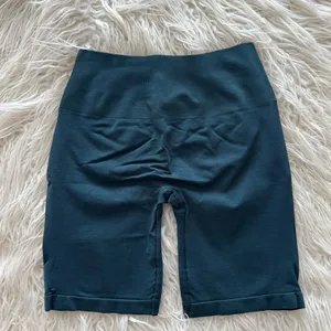 Alphalete Amplify Ultra High Rise Biker Short 6.5” Midnight Size Small thumbnail 5