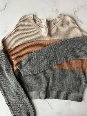 Hollister Sweater thumbnail 1