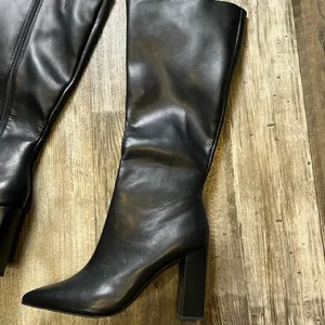 Wild Pair Black Boots Size 9 thumbnail 8