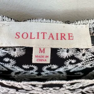 Solitaire Embroidered Floral Boho Bell Sleeve Blouse Women's Medium thumbnail 4
