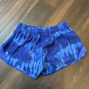 Lululemon Hotty Hot Short II Blue Tie Dye Shibori Low Rise Running Shorts 6 thumbnail 2