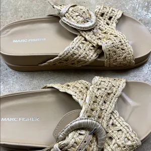 Marc Fisher Welti Rattan Crossover Sandals Size: 6 thumbnail 7