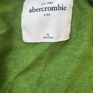 Abercrombie & Fitch Y2K vintage 2000s Green Ruffled Henley sweater kids XL thumbnail 4