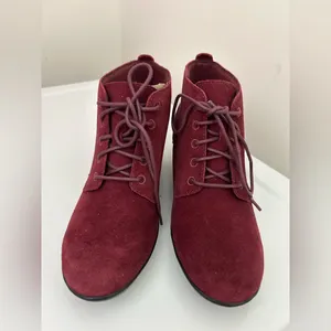 Clarks Suede Lace Up Booties Burgundy Purple Size 6 thumbnail 2