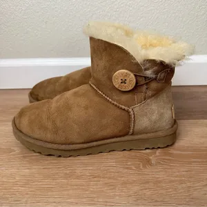 UGG Bailey Button Chestnut Brown Ankle Boots, Size 8 thumbnail 4