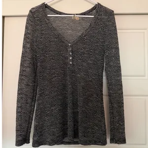 BKE Buckle Sz XL Womens Sheer Black Long Sleeve Fitted Blouse Top Casual Button thumbnail 2