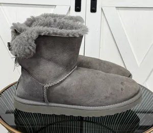 UGG Australia Mini Bailey Bow Grey Suede Ankle Boots Women’s Size 9 US 1005062 thumbnail 1