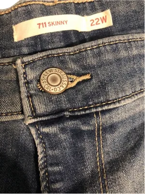 Levi's 711 Skinny Mid Rise Sculpting Jeans Size 22W M Blue Denim NWT thumbnail 5