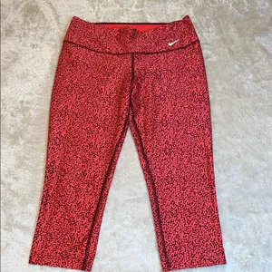 Nike Red Speckled Cropped Leggings‎ thumbnail 2