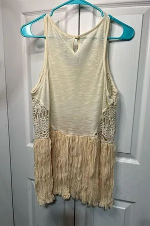 Ginnicks by BKE Women's Ivory Tunic Tank Top M Lace Rhinestone Trim thumbnail 4