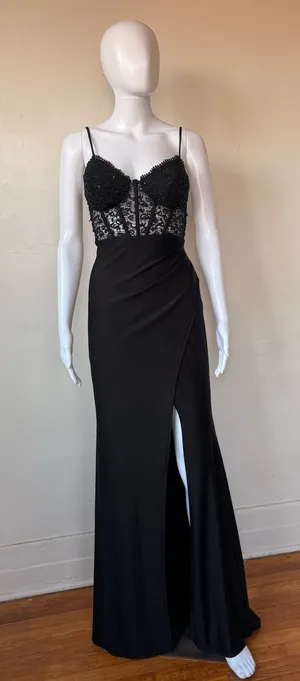 Black Lace Prom/Evening Gown thumbnail 1