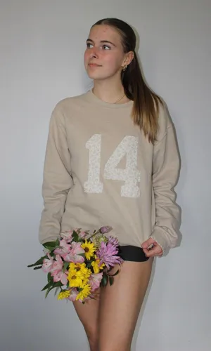 14 crewneck Tan Size M thumbnail 1