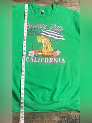 Gildan Green 'Beverly Hills California' Graphic Sweatshirt thumbnail 7