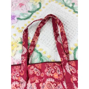 Arrow Trading LLC vtg Red Paisley‎ Quilted Tote Bag Zippered Shoulder Bag 2008 thumbnail 6
