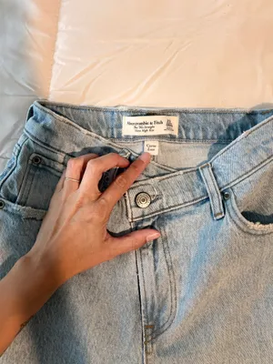 Abercrombie Straight Ultra 90s High-Rise thumbnail 3