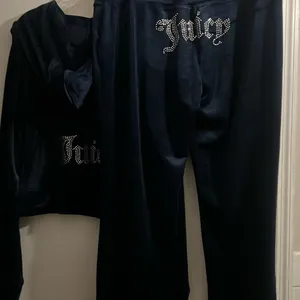 - New Juicy Couture Navy blue bling Velour Tracksuit Large thumbnail 2
