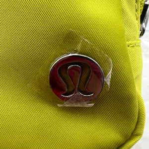 Lululemon Everywhere Belt Bag Neon Green Chartreuse Fanny Pack‎ Rare Color Y2K thumbnail 2
