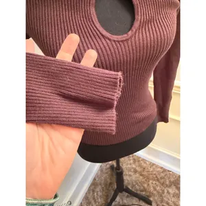 Abercrombie & Fitch Hardware Keyhole Long-Sleeve Sweater Top Chocolate Brown thumbnail 2