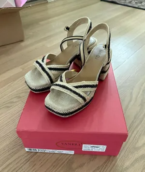 Vaneli Platform Sandals Tan Size 8.5 thumbnail 1