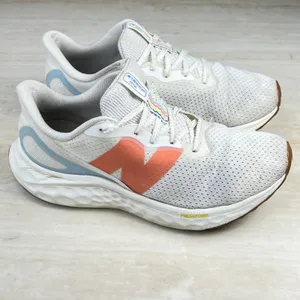 New Balance Fresh Foam Arishi v4 White Orange Blue Running Shoes Mens 7 Wome 8.5 thumbnail 4