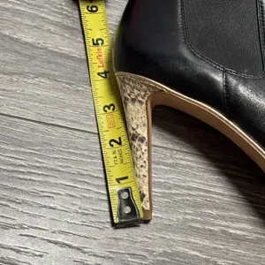 Coach Adrianna‎ Black Leather Peep Toe Bootie 6.5B thumbnail 10
