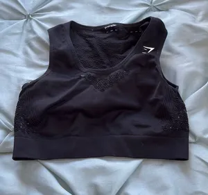 Gymshark Top Crop thumbnail 1