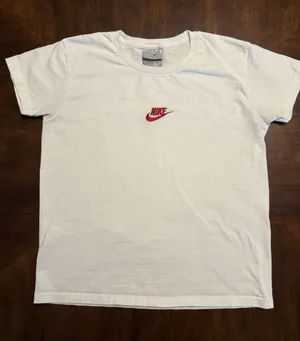 Nike Mens/Womens White T-Shirt Small Red Mini Swoosh Embroidered Classic Tee Y2K thumbnail 1