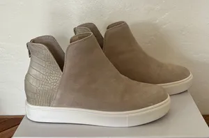 Steve Madden suede ankle boot shoes. Size 7.5 thumbnail 1
