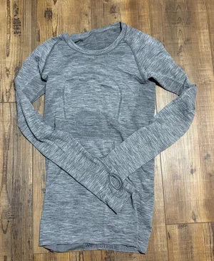 Lululemon Swiftly Long Sleeve Grey 4 Shirt thumbnail 1