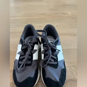 New Balance 237 sneaker black white gray size 8.5 NWOB thumbnail 3