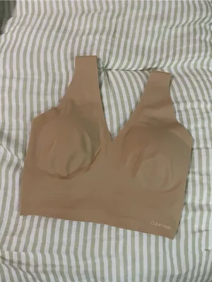Calvin Klein Invisibles Lightly Lined V Neck Bralette Size XS Bare Nude Padded thumbnail 4