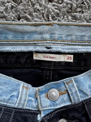 Levi’s Icon Mini Skirt with Double Waistband thumbnail 2