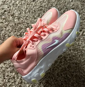 Nike renew shoes size 8 thumbnail 1