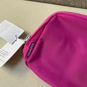Lululemon everywhere belt bag 1L sonic pink thumbnail 4