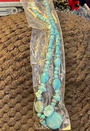 Turquoise like necklace thumbnail 1