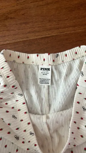 NWOT Victoria’s secret PINK needle pointelle strawberry print shorts XS thumbnail 5