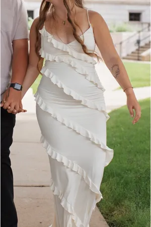 Lucy in the sky Ruffle V-Neck Maxi Dress thumbnail 2