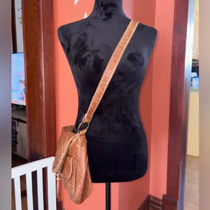 Sonoma Crossbody Leather “Everything” Saddle Bag thumbnail 7