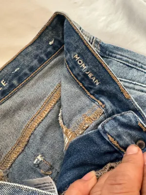 Tags: mom jeans, high rise jeans, light wash denim, casual, trendy, women’s jeans, American Eagle, size 4. thumbnail 9