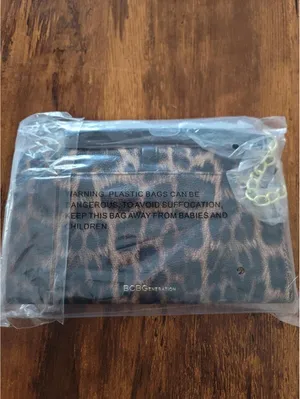 BCBGeneration Leopard Crossbody Mob Wife Indie Festival New thumbnail 3