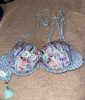 Victoria’s Secret bikini top thumbnail 1