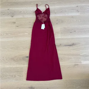 Peppermayo Maxi Dress Lace Sleeveless Envy Size US6 Red thumbnail 4