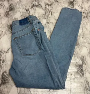 Abercrombie & Fitch Curve Love The 90s Slim Straight Ultra High Rise Jeans 28/6 thumbnail 1