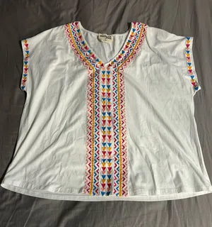 Savanna Jane White V-Neck Tunic with Multicolor Embroidery Size 1X thumbnail 1