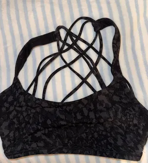 Lululemon sports bra thumbnail 1