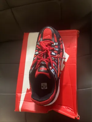 Nike Shoes Kids 5 y red and black gray thumbnail 2
