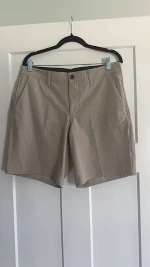 Vuori Size 30 Aim 8” Shorts in Khaki Houndstooth thumbnail 3