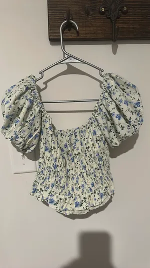 Abercrombie Off-The-Shoulder Top floral thumbnail 3